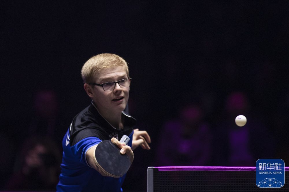 并在果岭周 并在果岭周