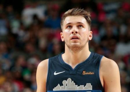 曼城中場福登榮獲英超最佳年輕球員.