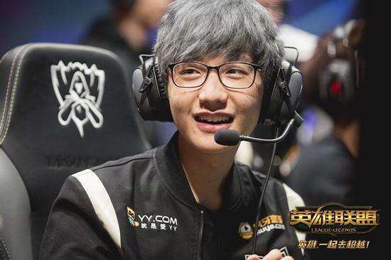 铁女排不仅 铁女排不仅